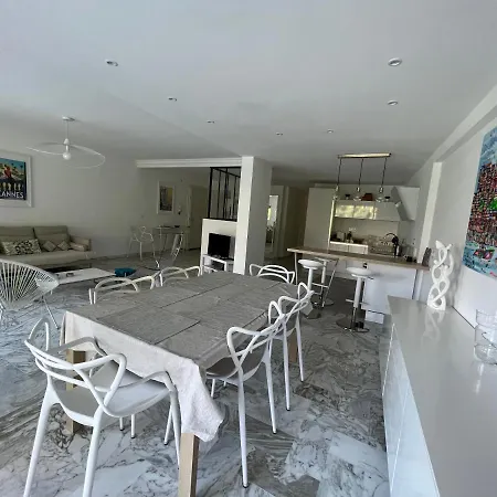 Near Martinez- 100m2- 3 Bedrooms-ac- Balcony Apartman