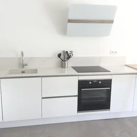 Near Martinez- 100m2- 3 Bedrooms-ac- Balcony Apartman Cannes